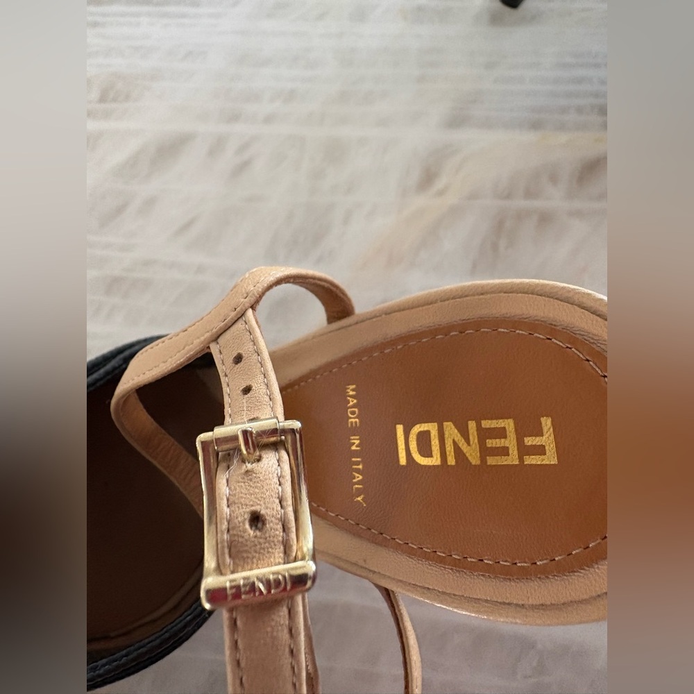 Rare Fendi Black and Tan Peep-Toe Heels Size 37 - Picture 10 of 16